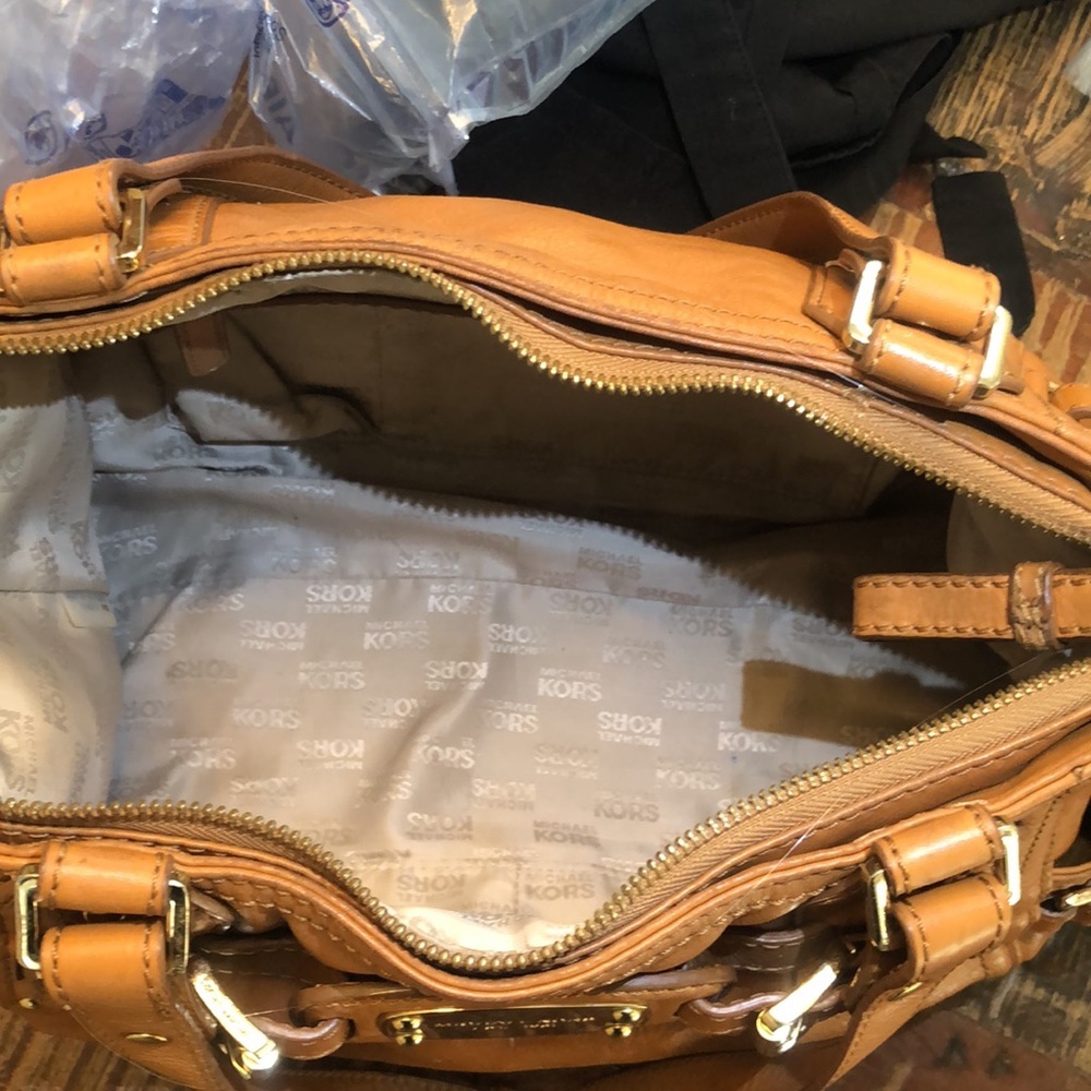 Michael Kors  handbag - Picture 9 of 13